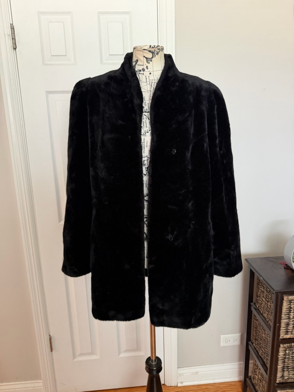 Borgesa vintage 80s soft faux fur Plush fuzzy Black Teddy Cozy Coat boxy Sz 12